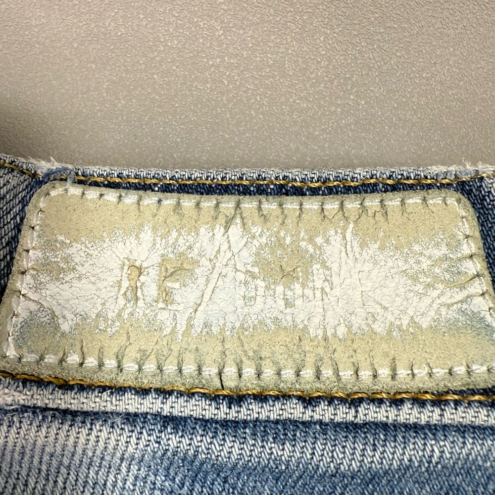 RE/DONE Faded Sky Blue High Rise Cropped Button Fly Jeans with Vintage Look - Picture 6 of 13